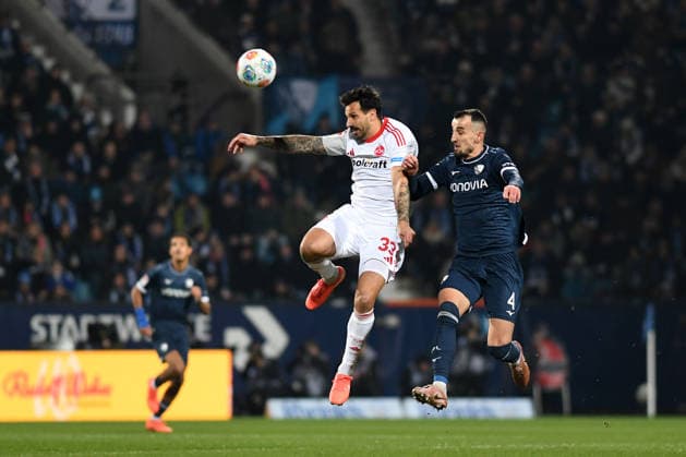Adriano Grimaldi (1. FC Nuernberg) und Erhan Masovic (VfL Bochum) im Zweikampf waehrend des spiels der 2. Bundesliga zwischen VfL Bochum und 1. FC Nürnberg, Vonovia Ruhrstadion am 20. February 2026 in Bochum, Deutschland. (Foto von Ralf Treese DeFodi Images) +++ Adriano Grimaldi (1. FC Nuernberg) und Erhan Masovic (VfL Bochum) battle for the ball during the 2. Bundesliga match between VfL Bochum and 1. FC Nürnberg at Vonovia Ruhrstadion on February 20, 2026 in Bochum, Germany. (Photo by Ralf Treese DeFodi Images) (Photo by Ralf Treese DeFodi Images) -