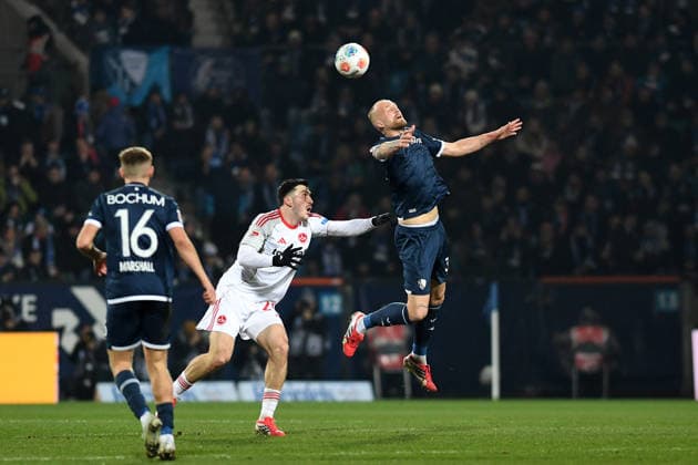 Luka Lochoshvili (1. FC Nuernberg) und Philipp Hofmann (VfL Bochum) im Zweikampf waehrend des spiels der 2. Bundesliga zwischen VfL Bochum und 1. FC Nürnberg, Vonovia Ruhrstadion am 20. February 2026 in Bochum, Deutschland. (Foto von Ralf Treese DeFodi Images) +++ Luka Lochoshvili (1. FC Nuernberg) und Philipp Hofmann (VfL Bochum) battle for the ball during the 2. Bundesliga match between VfL Bochum and 1. FC Nürnberg at Vonovia Ruhrstadion on February 20, 2026 in Bochum, Germany. (Photo by Ralf Treese DeFodi Images) (Photo by Ralf Treese DeFodi Images) -