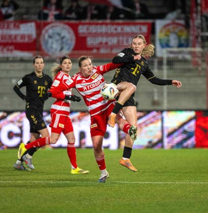 Fußball, Frauen, Saison 2025 2026, Google Pixel Frauen-Bundesliga (19. Spieltag), 1. FC Union Berlin - 1. FC Köln, v. l. Dina Orschmann (1. FC Union), Carlotta Imping (Köln), 20.02. 2026, Copyright: xMatthiasxKochx
