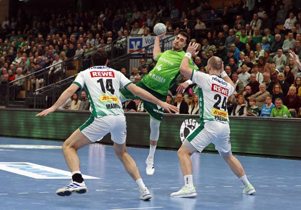 20.02.2026, xovx, Handball Daikin Handball Bundesliga, HSG Wetzlar - SC DHfK Leipzig v.l. Marko Mamic (SC DHfK Leipzig), Filip Vistorop (HSG Wetzlar), Moritz Preuss (SC DHfK Leipzig) Wetzlar Buderus-Arena Hessen Deutschland (DE)