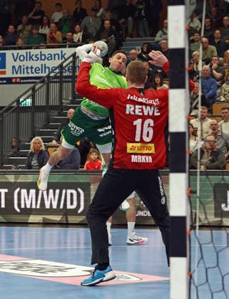 20.02.2026, xovx, Handball Daikin Handball Bundesliga, HSG Wetzlar - SC DHfK Leipzig v.l. Ahmet Nafea (HSG Wetzlar), Tomas Mrkva (SC DHfK Leipzig) Wetzlar Buderus-Arena Hessen Deutschland (DE)