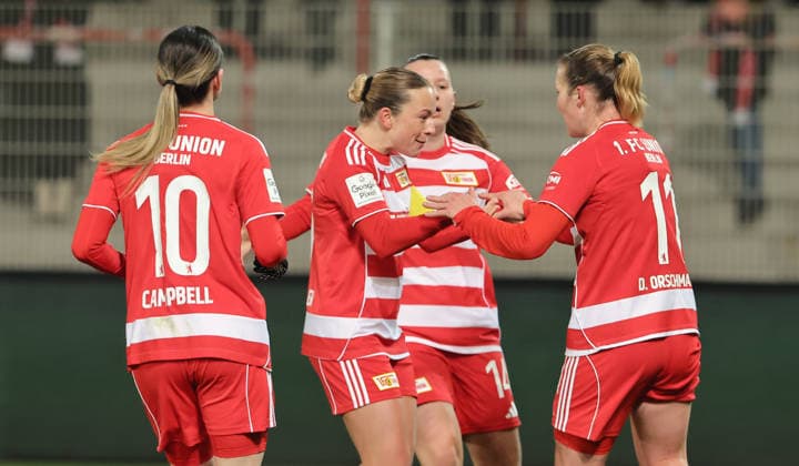 re. Dina Orschmann jubelt nach 1:0 Freude Emotion Jubel Fußball Fussball Bundesliga Damen Frauen Saison 2025 2026 20.02.2026 1.FC Union Berlin vs. 1.FC Köln DFL regulations prohibit any use of photographs as image sequences and or quasi-video