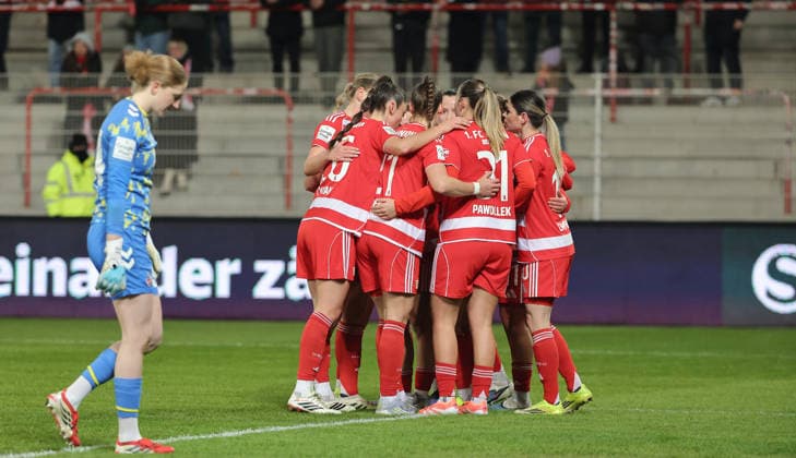 Dina Orschmann (verdeckt) jubelt nach 1:0 Freude Emotion Jubel Fußball Fussball Bundesliga Damen Frauen Saison 2025 2026 20.02.2026 1.FC Union Berlin vs. 1.FC Köln DFL regulations prohibit any use of photographs as image sequences and or quasi-video