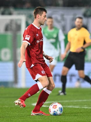 20.02.2026 - Fussball - Saison 2025 2026 - 2. Fussball - Bundesliga - 23. Spieltag: SpVgg Greuther Fürth ( Kleeblatt SGF ) - DSC Arminia Bielefeld - Sportfoto Zink - xwoxzix - DFL regulations prohibit any use of photographs as image sequences and or quasi-video - only for editorial use - Robin Knoche (31, Arminia Bielefeld )