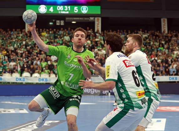 20.02.2026, xovx, Handball Daikin Handball Bundesliga, HSG Wetzlar - SC DHfK Leipzig v.l. Dominik Mappes (HSG Wetzlar), Dean Bombac (SC DHfK Leipzig), William Bogojevic (SC DHfK Leipzig) Wetzlar Buderus-Arena Hessen Deutschland (DE)
