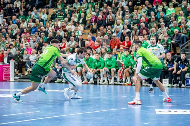 Handball Bundesliga; HSG Wetzlar - SC DHfK Leipzig, 20.02.26 Dean Bombac (SC DHfK Leipzig, 67), Josip Simic (HSG Wetzlar, 10), Stefan Cavor (HSG Wetzlar, 77) Handball Bundesliga; HSG Wetzlar - SC DHfK Leipzig: Wetzlar, 20.02.26 Copyright: xBEAUTIFULxSPORTS Roeczeyx