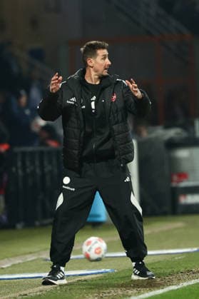Bochum, Germany, 20.02.26, Cheftrainer Miroslav Klose (1.FC Nuernberg) gestikuliert während des Spiels der 2. Bundesliga zwischen VfL 1848 Bochum - 1. FC Nuernberg im Vonovia Ruhrstadion in Bochum. (Photo by Joachim Bywaletz) DFB DFL REGULATIONS PROHIBIT ANY USE OF PHOTOGRAPHS AS IMAGE SEQUENCES AND OR QUASI-VIDEO.