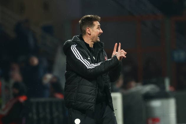 Bochum, Germany, 20.02.26, Cheftrainer Miroslav Klose (1.FC Nuernberg) gestikuliert während des Spiels der 2. Bundesliga zwischen VfL 1848 Bochum - 1. FC Nuernberg im Vonovia Ruhrstadion in Bochum. (Photo by Joachim Bywaletz) DFB DFL REGULATIONS PROHIBIT ANY USE OF PHOTOGRAPHS AS IMAGE SEQUENCES AND OR QUASI-VIDEO.