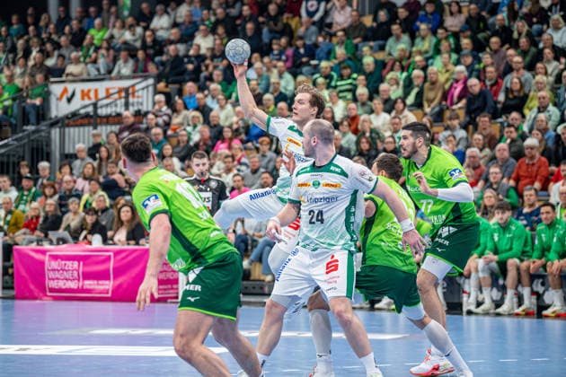 Handball Bundesliga; HSG Wetzlar - SC DHfK Leipzig, 20.02.26 Lukas Binder (SC DHfK Leipzig, 11), Moritz Preuss (SC DHfK Leipzig, 24), Josip Simic (HSG Wetzlar, 10), Jona Schoch (HSG Wetzlar, 22), Stefan Cavor (HSG Wetzlar, 77) Handball Bundesliga; HSG Wetzlar - SC DHfK Leipzig: Wetzlar, 20.02.26 Copyright: xBEAUTIFULxSPORTS Roeczeyx