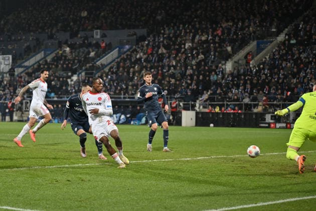 Ali Zoma (1. FC Nürnberg) erzielt das Tor zum 0:1 20.02.2026, Fussball 2. Bundesliga, Saison 2025 2026, 23. Spieltag, VfL Bochum - 1. FC Nürnberg DFL regulations prohibit any use of photographs as image sequences and or quasi-video Bochum Vonovia Ruhrstadion Nordrhein Westfalen Deutschland