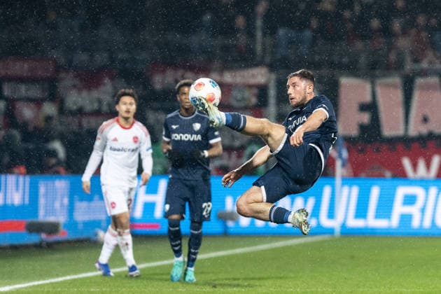 2. Fußball Bundesliga: VfL Bochum - 1. FC Nürnberg; 20.02.2026 Maximilian Wittek (VfL Bochum, 32) 2. Fußball Bundesliga: VfL Bochum - 1. FC Nürnberg; Vonovia-Ruhrstadion, Bochum; 20.02.2026 DFL regulations prohibit any use of photographs as image sequences and or quasi video.