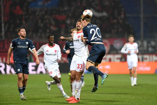 Adriano Grimaldi (1. FC Nuernberg) und Noah Loosli (VfL Bochum) im Zweikampf waehrend des spiels der 2. Bundesliga zwischen VfL Bochum und 1. FC Nürnberg, Vonovia Ruhrstadion am 20. February 2026 in Bochum, Deutschland. (Foto von Ralf Treese DeFodi Images) +++ Adriano Grimaldi (1. FC Nuernberg) und Noah Loosli (VfL Bochum) battle for the ball during the 2. Bundesliga match between VfL Bochum and 1. FC Nürnberg at Vonovia Ruhrstadion on February 20, 2026 in Bochum, Germany. (Photo by Ralf Treese DeFodi Images) (Photo by Ralf Treese DeFodi Images) -