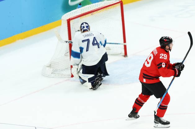 February 20, 2026, Milan, Lombardy, Italy: NATHAN MACKINNON 29 of Canada scores his side s third and decisive goal in the Semifinal game between Team Canada (CAN) and Team Finland (FIN) at the Milano Cortina 2026 Olympic Games, Olympische Spiele, Olympia, OS Canada won 3:2 and advances to the final. Olympics 2026: Milano Cortina: Ice hockey, Eishockey Men: CAN:FIN  - ZUMAc179 20260220_oly_c179_073 Copyright: xMickaelxChavetx