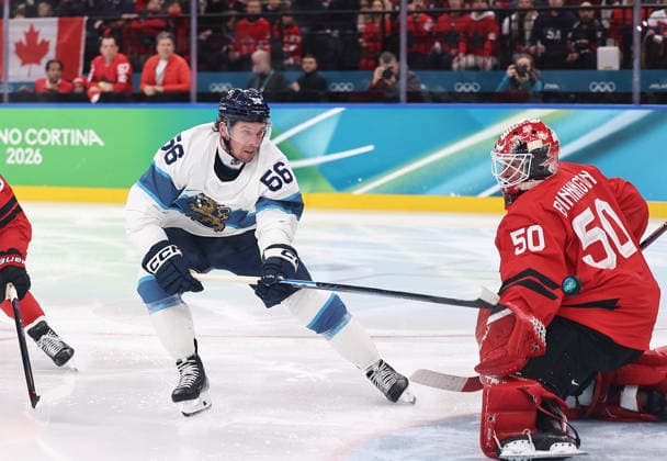 (260220) -- MILAN, Feb. 20, 2026 -- Erik Haula (L) of Finland competes during the Ice hockey, Eishockey men s play-offs quarterfinal between Canada and Finland at the Milan-Cortina 2026 Olympic Winter games, Winterspiele,Spiele, Summer games in Milan, Italy, Feb. 20, 2026. ) (MICO2026)ITALY-MILAN-OLYMPIC WINTER GAMES-ICE HOCKEY-MEN-PLAY-OFFS SEMIFINALS-CAN VS FIN WangxKaiyan 