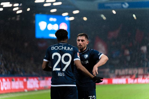 Deutschland: 2. Bundesliga 2025 2026 23. Spieltag, VfL Bochum vs. 1. FC Nürnberg Freitag, 20.02.2026 Vonovia Ruhr Stadion, Nordrhein-Westfalen Farid Alfa-Ruprecht (VfL Bochum, 29) Maximilian Wittek (VfL Bochum, 32)