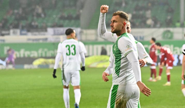 20.02.2026 - Fussball - Saison 2025 2026 - 2. Fussball - Bundesliga - 23. Spieltag: SpVgg Greuther Fürth ( Kleeblatt SGF ) - DSC Arminia Bielefeld - Sportfoto Zink - xwoxzix - DFL regulations prohibit any use of photographs as image sequences and or quasi-video - only for editorial use - Torjubel Jubel Freude nach Treffer Tor Torschuß zum 2:1 durch Dennis Srbeny (7, SpVgg Greuther Fürth ) -