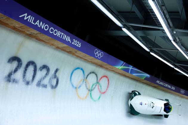 Olympische Winterspiele Milano Cortina 2026 Bob Zweierbob Frauen am 20.02.2026 im Cortina Sliding Centre in Cortina d™Ampezzo Sarah Blizzard Desi Johnson ( Australien ) *** Olympic Winter Games Milano Cortina 2026 Bobsleigh two-man women on 20 02 2026 at the Cortina Sliding Center in Cortina d™Ampezzo Sarah Blizzard Desi Johnson Australia xMSx