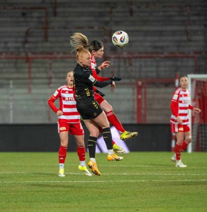 Fußball, Frauen, Saison 2025 2026, Google Pixel Frauen-Bundesliga (19. Spieltag), 1. FC Union Berlin - 1. FC Köln, v. l. Laura Vogt (Köln), Eileen Campbell (1. FC Union), 20.02. 2026, Copyright: xMatthiasxKochx