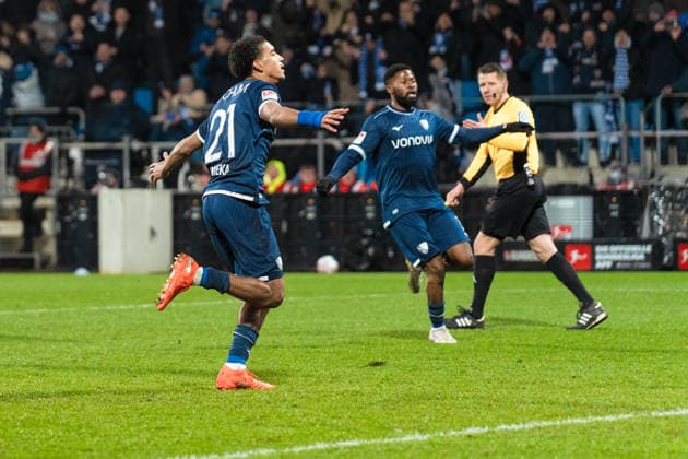 Deutschland: 2. Bundesliga 2025 2026 23. Spieltag, VfL Bochum vs. 1. FC Nürnberg Freitag, 20.02.2026 Vonovia Ruhr Stadion, Nordrhein-Westfalen Tor zum 1:1 durch Francis Onyeka (VfL Bochum, 21) Elfmeter Jubel Freude Emotionen Torjubel