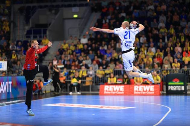 RECORD DATE NOT STATED Szene mit David Späth (29; Rhein Neckar Löwen) und Leve Carstensen (21; TBV Lemgo) Szene mit David Späth (29; Rhein Neckar Löwen) und Leve Carstensen (21; TBV Lemgo)
