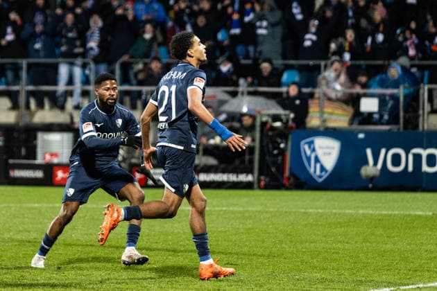 2. Fußball Bundesliga: VfL Bochum - 1. FC Nürnberg; 20.02.2026 VfL Bochum bejubelt das Tor, 1:1 durch Francis Onyeka (VfL Bochum, 21) 2. Fußball Bundesliga: VfL Bochum - 1. FC Nürnberg; Vonovia-Ruhrstadion, Bochum; 20.02.2026 DFL regulations prohibit any use of photographs as image sequences and or quasi video.