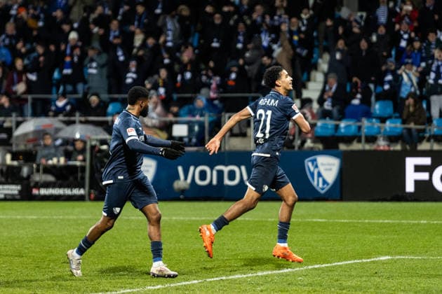 2. Fußball Bundesliga: VfL Bochum - 1. FC Nürnberg; 20.02.2026 VfL Bochum bejubelt das Tor, 1:1 durch Francis Onyeka (VfL Bochum, 21) 2. Fußball Bundesliga: VfL Bochum - 1. FC Nürnberg; Vonovia-Ruhrstadion, Bochum; 20.02.2026 DFL regulations prohibit any use of photographs as image sequences and or quasi video.