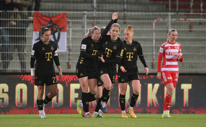 Pauline Bremer (verdeckt) jubelt nach 1:1 Ausgleich Freude Emotion Jubel Fußball Fussball Bundesliga Damen Frauen Saison 2025 2026 20.02.2026 1.FC Union Berlin vs. 1.FC Köln DFL regulations prohibit any use of photographs as image sequences and or quasi-video
