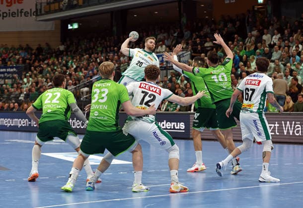 20.02.2026, xovx, Handball Daikin Handball Bundesliga, HSG Wetzlar - SC DHfK Leipzig v.l. Jona Schoch (HSG Wetzlar), Georg Löwen (HSG Wetzlar), William Bogojevic (SC DHfK Leipzig). Tim Hertzfeld (SC DHfK Leipzig), Stefan Cavor (HSG Wetzlar), Josip Simic (HSG Wetzlar), Dean Bombac (SC DHfK Leipzig) Wetzlar Buderus-Arena Hessen Deutschland (DE)