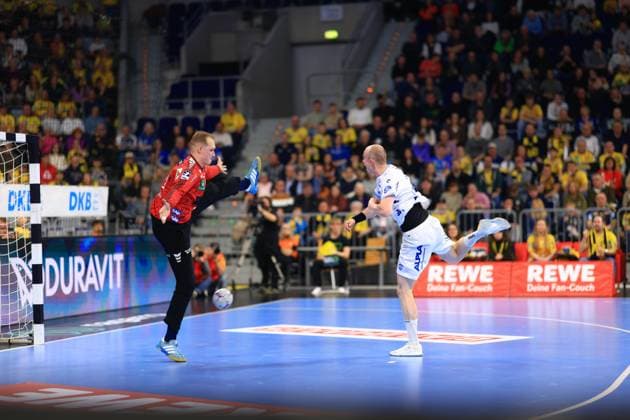 RECORD DATE NOT STATED Szene mit David Späth (29; Rhein Neckar Löwen) und Urh Kastelic (99; TBV Lemgo) Szene mit David Späth (29; Rhein Neckar Löwen) und Urh Kastelic (99; TBV Lemgo)