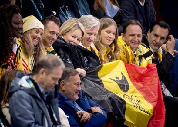 MILAN - Queen Mathilde, King Philippe, and Princess Eleonore of Belgium during the 1500-meter short track Speed skating, Eisschnelllauf quarterfinals at the Milan Ice Skating Arena at the Milan Winter Olympics. SEM VAN DER WAL ANP xVIxANPxSportx xxANPxIVx 551305210 originalFilename: 551305210.jpg