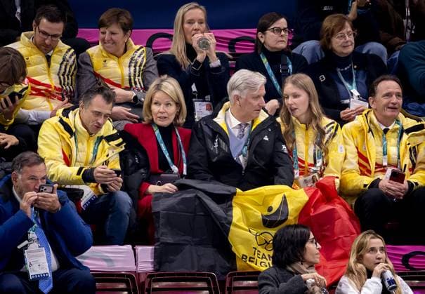 MILAN - Queen Mathilde, King Philippe, and Princess Eleonore of Belgium during the 1500-meter short track Speed skating, Eisschnelllauf quarterfinals at the Milan Ice Skating Arena at the Milan Winter Olympics. ROBIN VAN LONKHUIJSEN ANP xVIxANPxSportx xxANPxIVx 551305410 originalFilename: 551305410.jpg