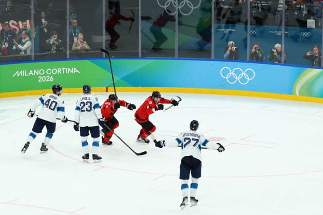 February 20, 2026, Milan, Lombardy, Italy: SHEA THEODORE 27 of Canada scores his side s second goal and ties the Semifinal game between Team Canada (CAN) and Team Finland (FIN) at the Milano Cortina 2026 Olympic Games, Olympische Spiele, Olympia, OS Olympics 2026: Milano Cortina: Ice hockey, Eishockey Men s Semifinal: CAN 3:2 FIN  - ZUMAc179 20260220_oly_c179_103 Copyright: xMickaelxChavetx