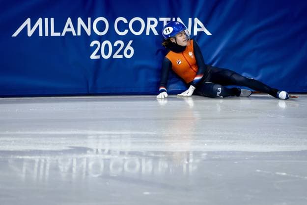 MILAN - Michelle Velzeboer during the 1500-meter short track Speed skating, Eisschnelllauf quarterfinals at the Milan Ice Skating Arena at the Milan Winter Olympics. IRIS VAN DEN BROEK ANP xVIxANPxSportx xxANPxIVx 551305910 originalFilename: 551305910.jpg