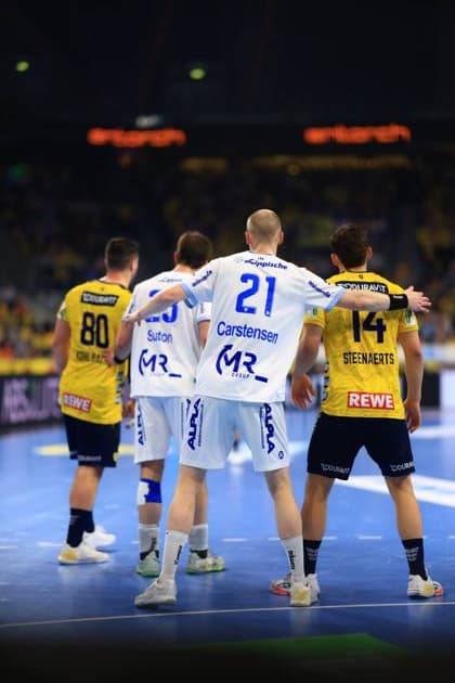 RECORD DATE NOT STATED Szene mit Gino Steenaerts (14; Rhein Neckar Löwen), Jannik Kohlbacher (80; Rhein Neckar Löwen) und Leve Carstensen (21; TBV Lemgo) Szene mit Gino Steenaerts (14; Rhein Neckar Löwen) und Leve Carstensen (21; TBV Lemgo)