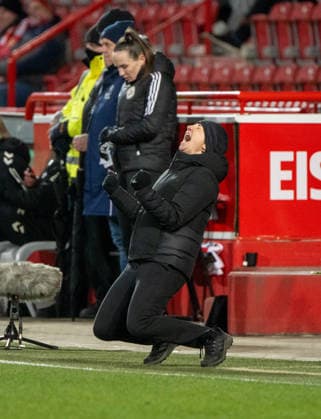 Fußball, Frauen, Saison 2025 2026, Google Pixel Frauen-Bundesliga (19. Spieltag), 1. FC Union Berlin - 1. FC Köln, Trainerin Ailien Poese (1. FC Union), Jubel nach Abpfiff, 20.02. 2026, Copyright: xMatthiasxKochx