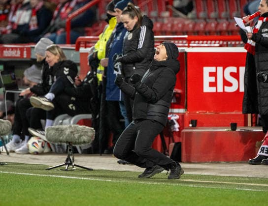 Fußball, Frauen, Saison 2025 2026, Google Pixel Frauen-Bundesliga (19. Spieltag), 1. FC Union Berlin - 1. FC Köln, Trainerin Ailien Poese (1. FC Union), Jubel nach Abpfiff, 20.02. 2026, Copyright: xMatthiasxKochx