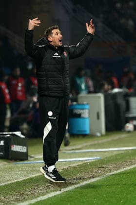 Bochum, Germany, 20.02.26, Cheftrainer Miroslav Klose (1.FC Nuernberg) gestikuliert während des Spiels der 2. Bundesliga zwischen VfL 1848 Bochum - 1. FC Nuernberg im Vonovia Ruhrstadion in Bochum. (Photo by Joachim Bywaletz) DFB DFL REGULATIONS PROHIBIT ANY USE OF PHOTOGRAPHS AS IMAGE SEQUENCES AND OR QUASI-VIDEO.
