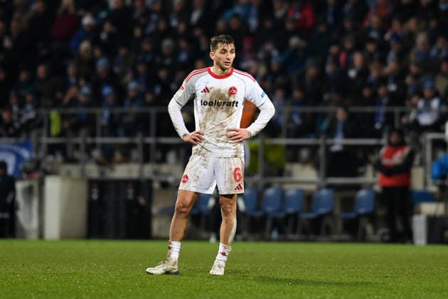 Adam Markhiev (1. FC Nuernberg) schaut waehrend des spiels der 2. Bundesliga zwischen VfL Bochum und 1. FC Nürnberg, Vonovia Ruhrstadion am 20. February 2026 in Bochum, Deutschland. (Foto von Ralf Treese DeFodi Images) +++ Adam Markhiev (1. FC Nuernberg) looks on during the 2. Bundesliga match between VfL Bochum and 1. FC Nürnberg at Vonovia Ruhrstadion on February 20, 2026 in Bochum, Germany. (Photo by Ralf Treese DeFodi Images) (Photo by Ralf Treese DeFodi Images) -