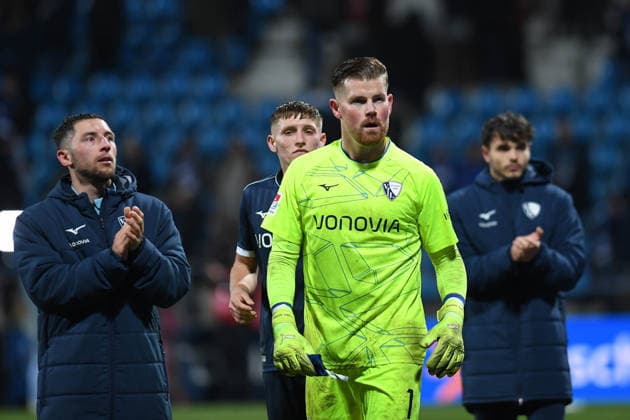 Torwart Timo Horn (VfL Bochum) schaut waehrend des spiels der 2. Bundesliga zwischen VfL Bochum und 1. FC Nürnberg, Vonovia Ruhrstadion am 20. February 2026 in Bochum, Deutschland. (Foto von Ralf Treese DeFodi Images) +++ Torwart Timo Horn (VfL Bochum) looks on during the 2. Bundesliga match between VfL Bochum and 1. FC Nürnberg at Vonovia Ruhrstadion on February 20, 2026 in Bochum, Germany. (Photo by Ralf Treese DeFodi Images) (Photo by Ralf Treese DeFodi Images) -