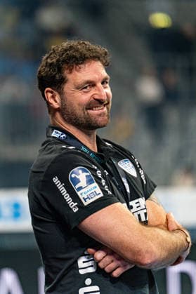20.02.2026, xdaymx, Handball Daikin HBL, Rhein Neckar Loewen - TBV Lemgo Lippe lächelnder und strahlender Trainer Florian Kehrmann beim Auswärtsspiel bei den Rhein-Neckar Löwen (DFL DFB REGULATIONS PROHIBIT ANY USE OF PHOTOGRAPHS as IMAGE SEQUENCES and or QUASI-VIDEO) Mannheim