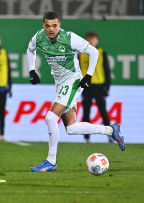 20.02.2026 - Fussball - Saison 2025 2026 - 2. Fussball - Bundesliga - 23. Spieltag: SpVgg Greuther Fürth ( Kleeblatt SGF ) - DSC Arminia Bielefeld - Sportfoto Zink - xwoxzix - DFL regulations prohibit any use of photographs as image sequences and or quasi-video - only for editorial use - Maximilian Solomon Dietz (33, SpVgg Greuther Fürth ) Freisteller Einzelbild