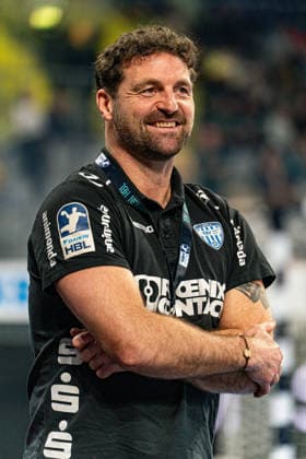 20.02.2026, xdaymx, Handball Daikin HBL, Rhein Neckar Loewen - TBV Lemgo Lippe lächelnder und strahlender Trainer Florian Kehrmann beim Auswärtsspiel bei den Rhein-Neckar Löwen (DFL DFB REGULATIONS PROHIBIT ANY USE OF PHOTOGRAPHS as IMAGE SEQUENCES and or QUASI-VIDEO) Mannheim