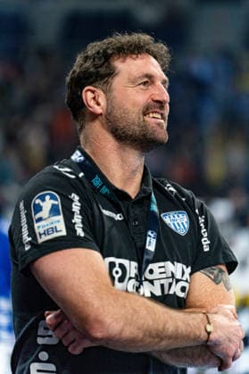20.02.2026, xdaymx, Handball Daikin HBL, Rhein Neckar Loewen - TBV Lemgo Lippe lächelnder und strahlender Trainer Florian Kehrmann beim Auswärtsspiel bei den Rhein-Neckar Löwen (DFL DFB REGULATIONS PROHIBIT ANY USE OF PHOTOGRAPHS as IMAGE SEQUENCES and or QUASI-VIDEO) Mannheim