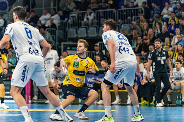 20.02.2026, xdaymx, Handball Daikin HBL, Rhein Neckar Loewen - TBV Lemgo Lippe vl. Mathias Rohde Larson (RNL) und Hendrik Wagner (Lippe) (DFL DFB REGULATIONS PROHIBIT ANY USE OF PHOTOGRAPHS as IMAGE SEQUENCES and or QUASI-VIDEO) Mannheim