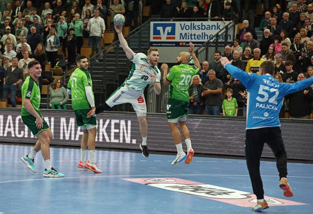 20.02.2026, xovx, Handball Daikin Handball Bundesliga, HSG Wetzlar - SC DHfK Leipzig v.l. Josip Simic (HSG Wetzlar), Stefan Cavor (HSG Wetzlar), William Bogojevic (SC DHfK Leipzig), Cyrill Akakpo (HSG Wetzlar), Andreas Palicka (HSG Wetzlar) Wetzlar Buderus-Arena Hessen Deutschland (DE)