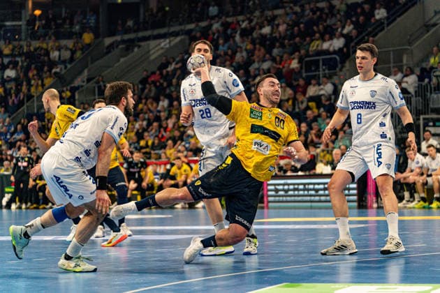 20.02.2026, xdaymx, Handball Daikin HBL, Rhein Neckar Loewen - TBV Lemgo Lippe Jannik Kohlbacher (RNL) beim Torabschluss (DFL DFB REGULATIONS PROHIBIT ANY USE OF PHOTOGRAPHS as IMAGE SEQUENCES and or QUASI-VIDEO) Mannheim