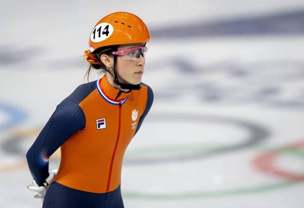 MILAN - Suzanne Schulting during the 1500-meter short track Speed skating, Eisschnelllauf quarterfinals at the Milan Ice Skating Arena at the Milan Winter Olympics. IRIS VAN DEN BROEK ANP xVIxANPxSportx xxANPxIVx 551308603 originalFilename: 551308603.jpg