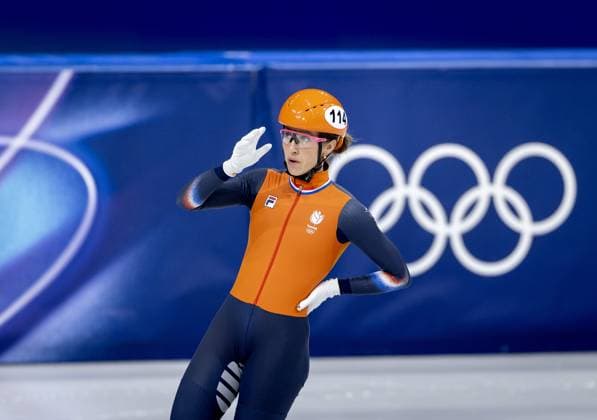 MILAN - Suzanne Schulting during the 1500-meter short track Speed skating, Eisschnelllauf quarterfinals at the Milan Ice Skating Arena at the Milan Winter Olympics. IRIS VAN DEN BROEK ANP xVIxANPxSportx xxANPxIVx 551308617 originalFilename: 551308617.jpg