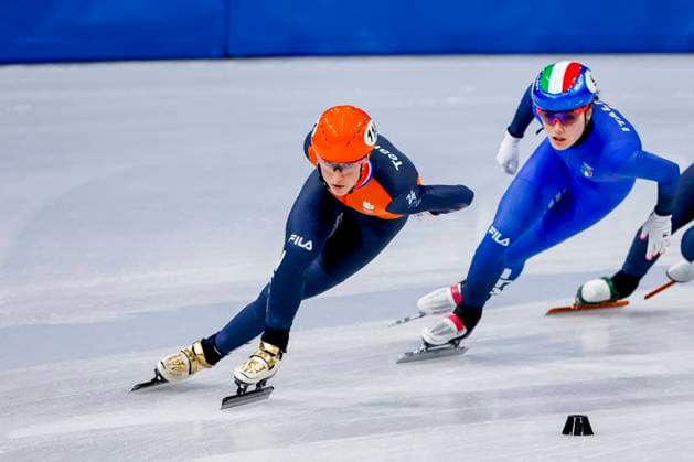 Suzanne Schulting of the Netherlands and Elisa Confortola of Italy Women s 1500m Quarterfinals, Milano Cortina 2026 Winter Olympics: Day 14, Short Track Speed skating, Eisschnelllauf - Milano Cortina 2026 Winter Olympics: Day 14, Milano Speed Skating Stadium, February 20, 2026, Milan, Italy.