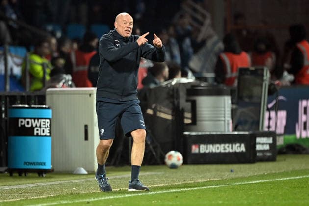 Trainer Uwe ROESLER (Rösler, BO) Gestik, Geste, gestikuliert, gibt Anweisungen, Fussball 2. Bundesliga, 23. Spieltag, matchday 23, VfL Bochum (BO) - 1. FC Nuernberg 1- am 20.02.2026, Vonovia Ruhrstadion Bochum Deutschland. DFL regulations prohibit any use of photographs as image sequences and or quasi-video Ã‚Â